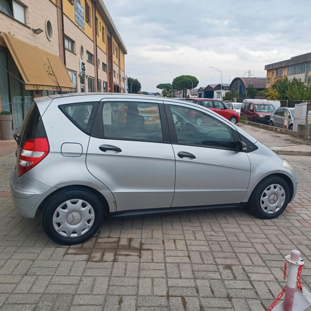 142.998KM CLASSE A 150 BUONE CONDIZIONI NEOPATENTATI