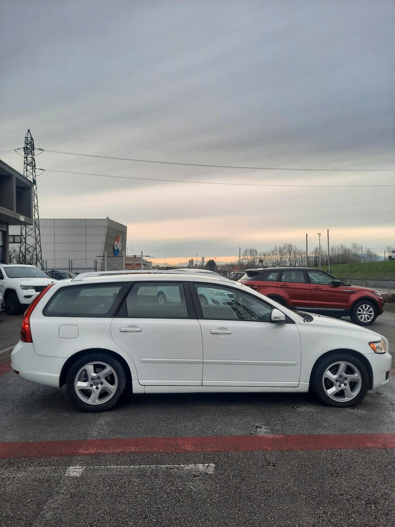 Volvo V50 D2 R-design