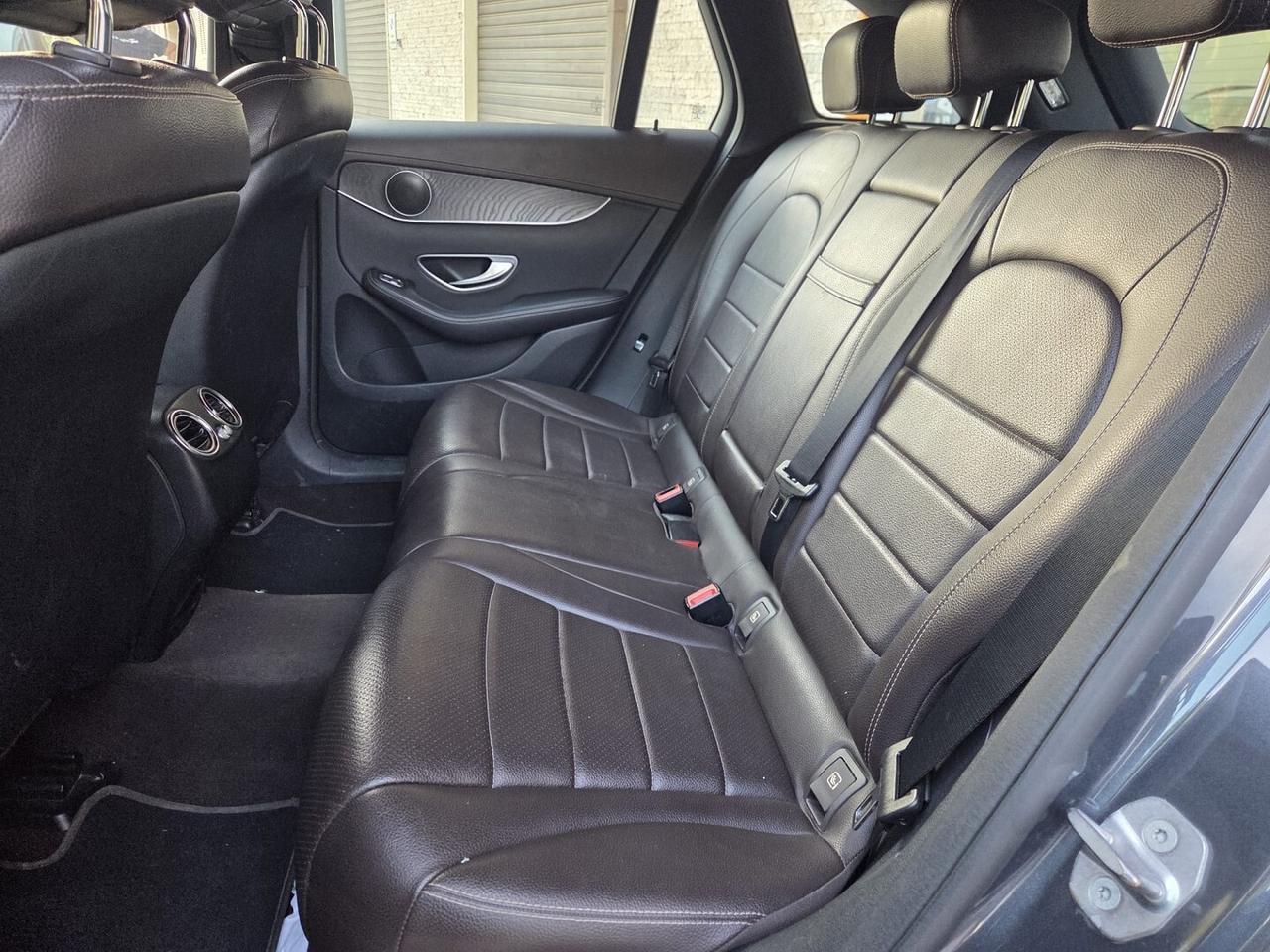 MERCEDES GLC 250 4MATIC PREMIUM + AMG PACK +GANCIO