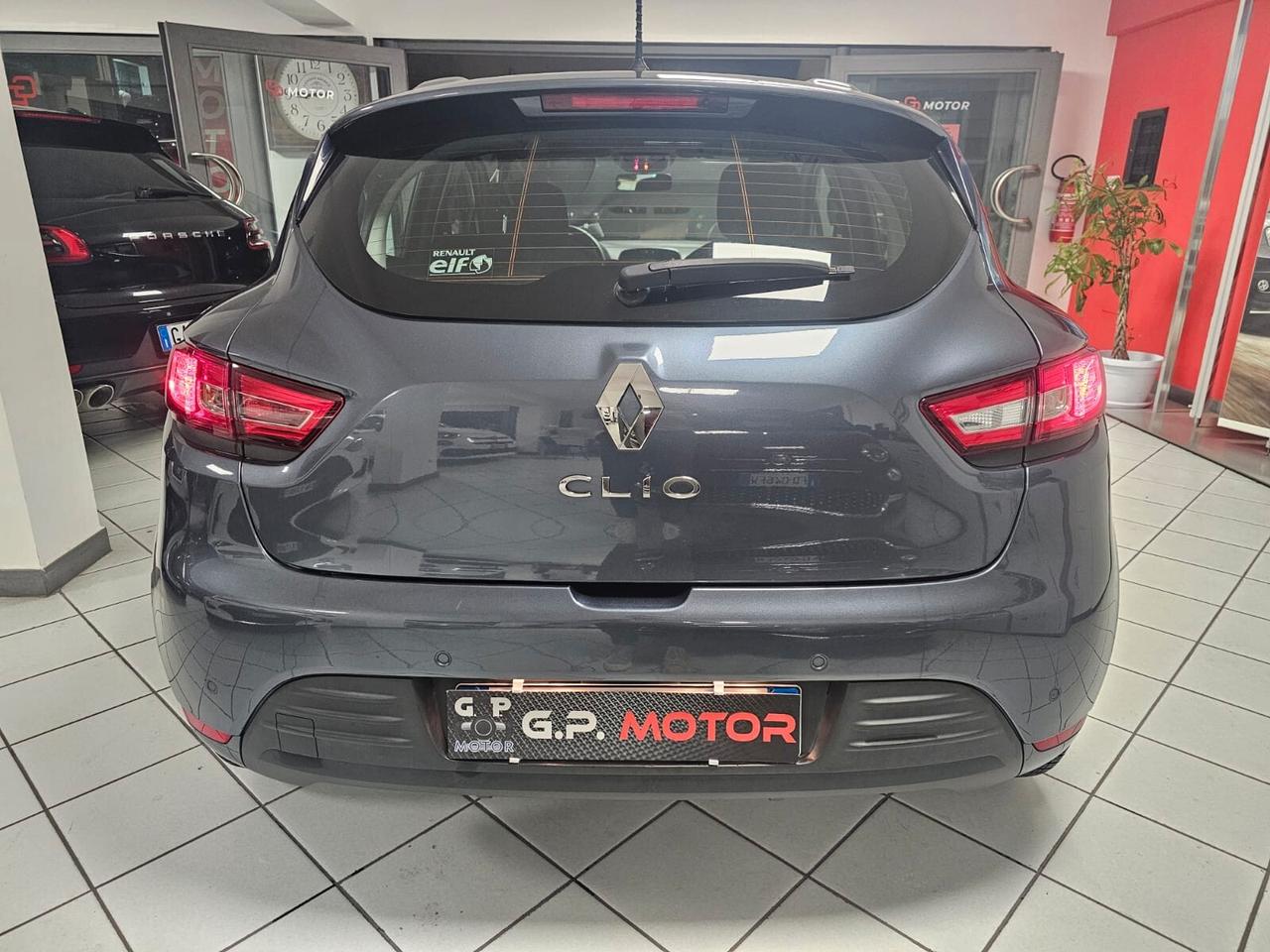 Renault Clio TCe 12V 75 CV 5 porte Moschino Intens