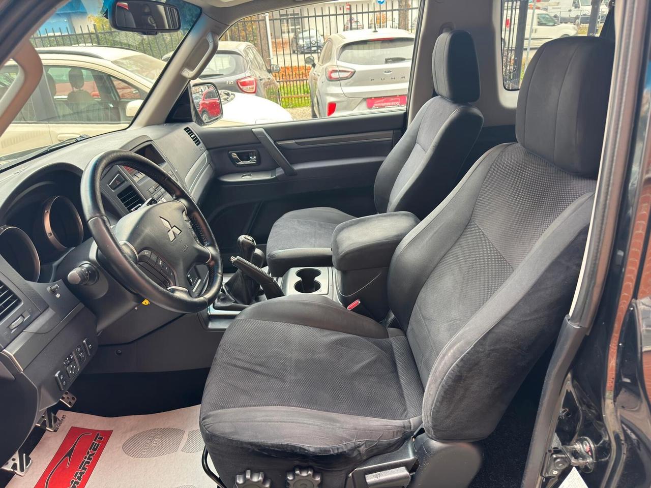 Mitsubishi Pajero 3.2 DI-D 16V 3p. Intense