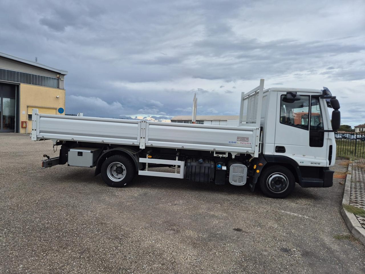 EUROCARGO ML75E18 CASSONE NUOVO