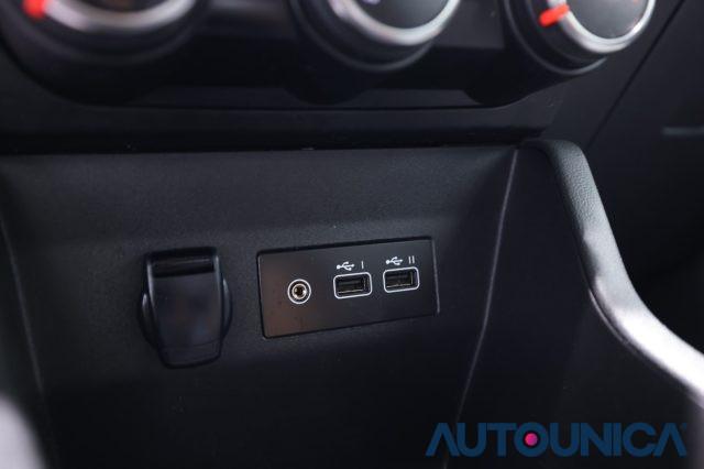 RENAULT Clio SCE 65 CV 5 PORTE EVOLUTION FARI LED NEOPATENTATI