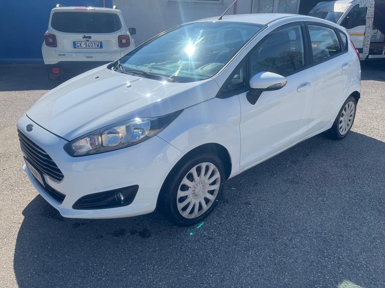 Ford fiesta 1.5 tdci-5 P-full/opt-2013