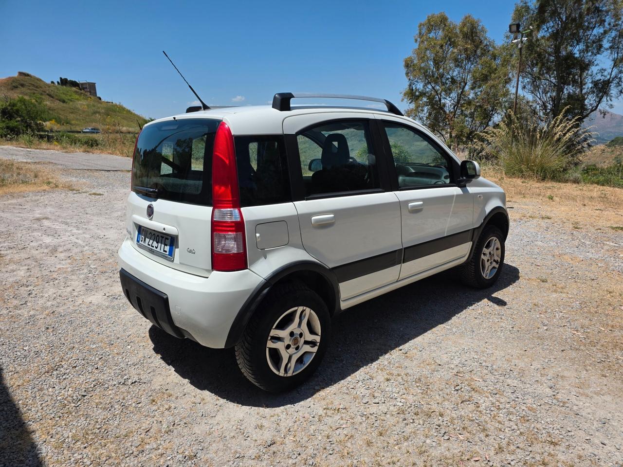 Fiat Panda 1.3 MJT 16V DPF 4x4 Climbing