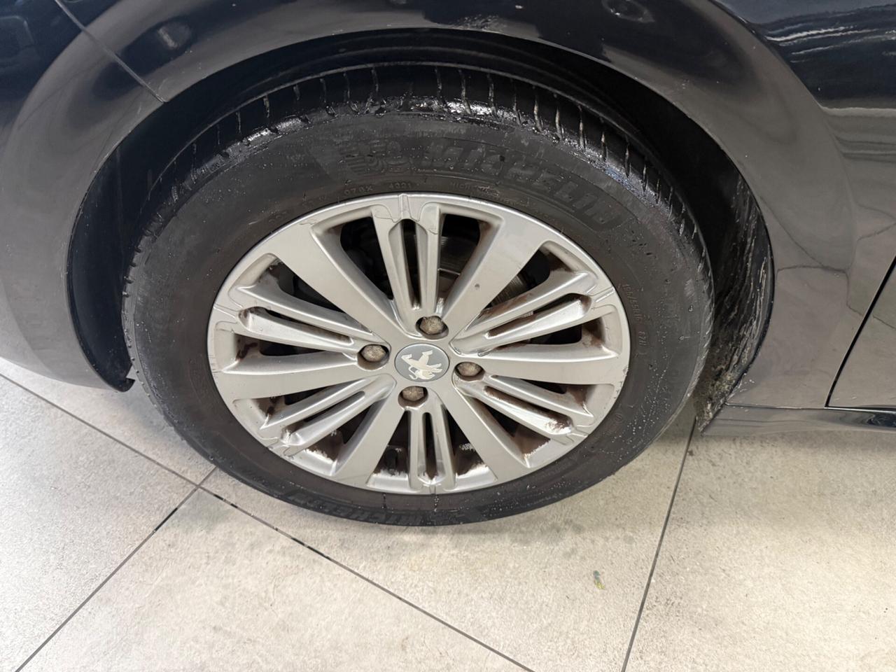 Peugeot 208 PureTech 82 5p. GPL Allure Ok Neopatentati