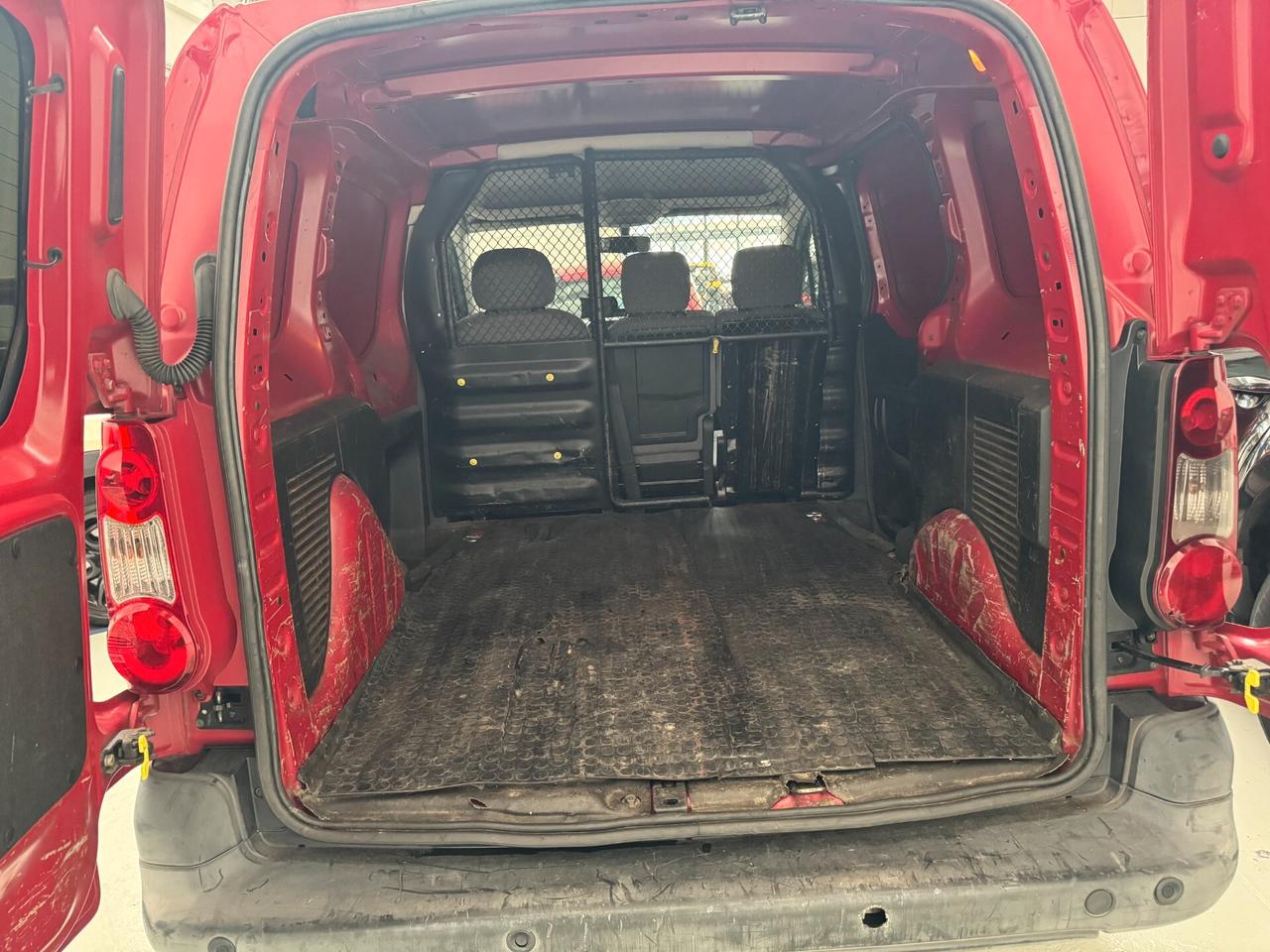 PEUGEOT PARTNER 3 POSTI