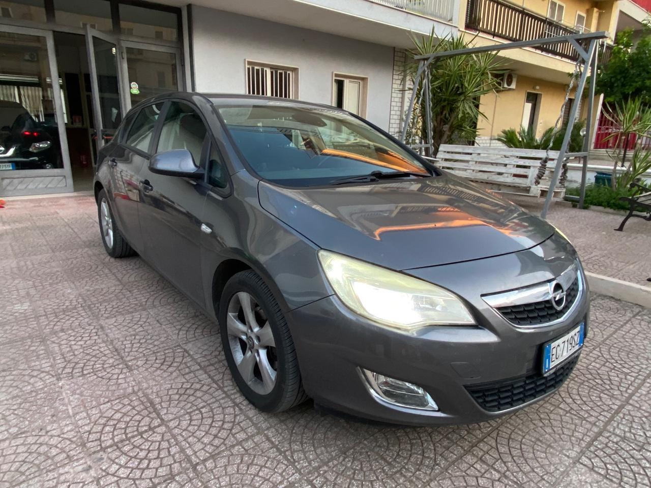 Opel Astra 1.7 CDTI 110CV 5 porte Cosmo