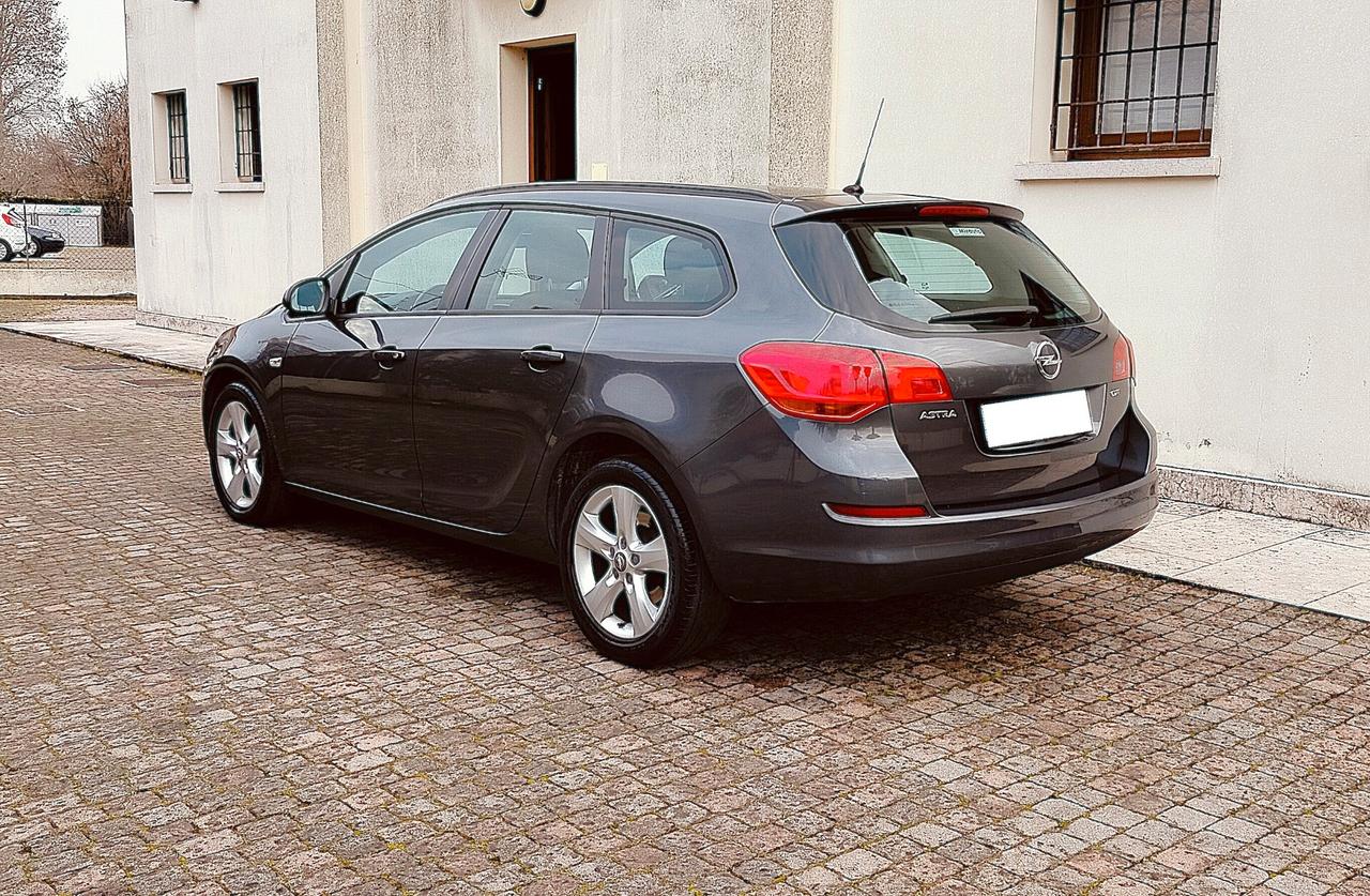 Opel Astra 1.7 CDTI 110CV Sports Tourer Elective