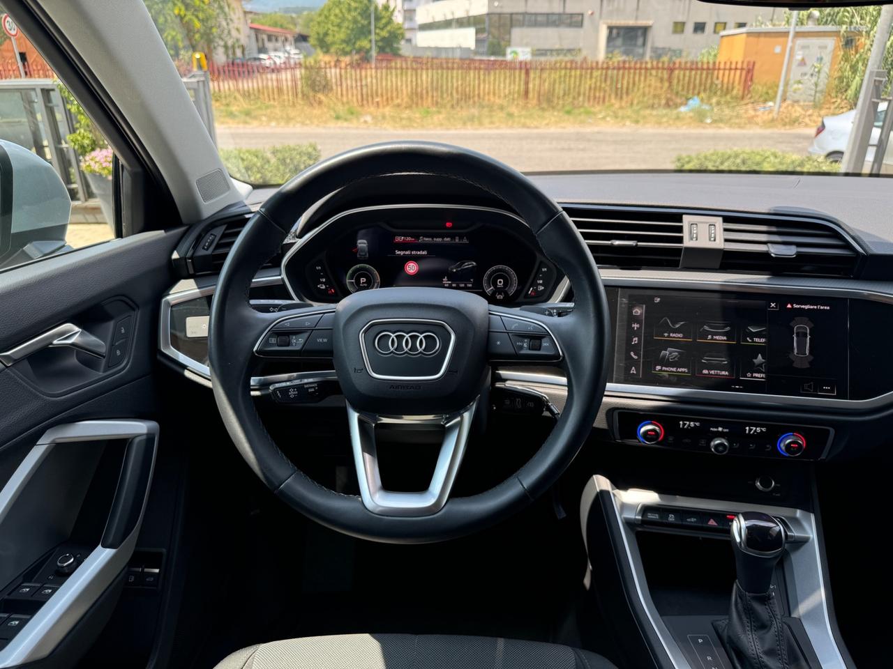 Audi Q3 45 1.4 tfsi e Business s-tronic