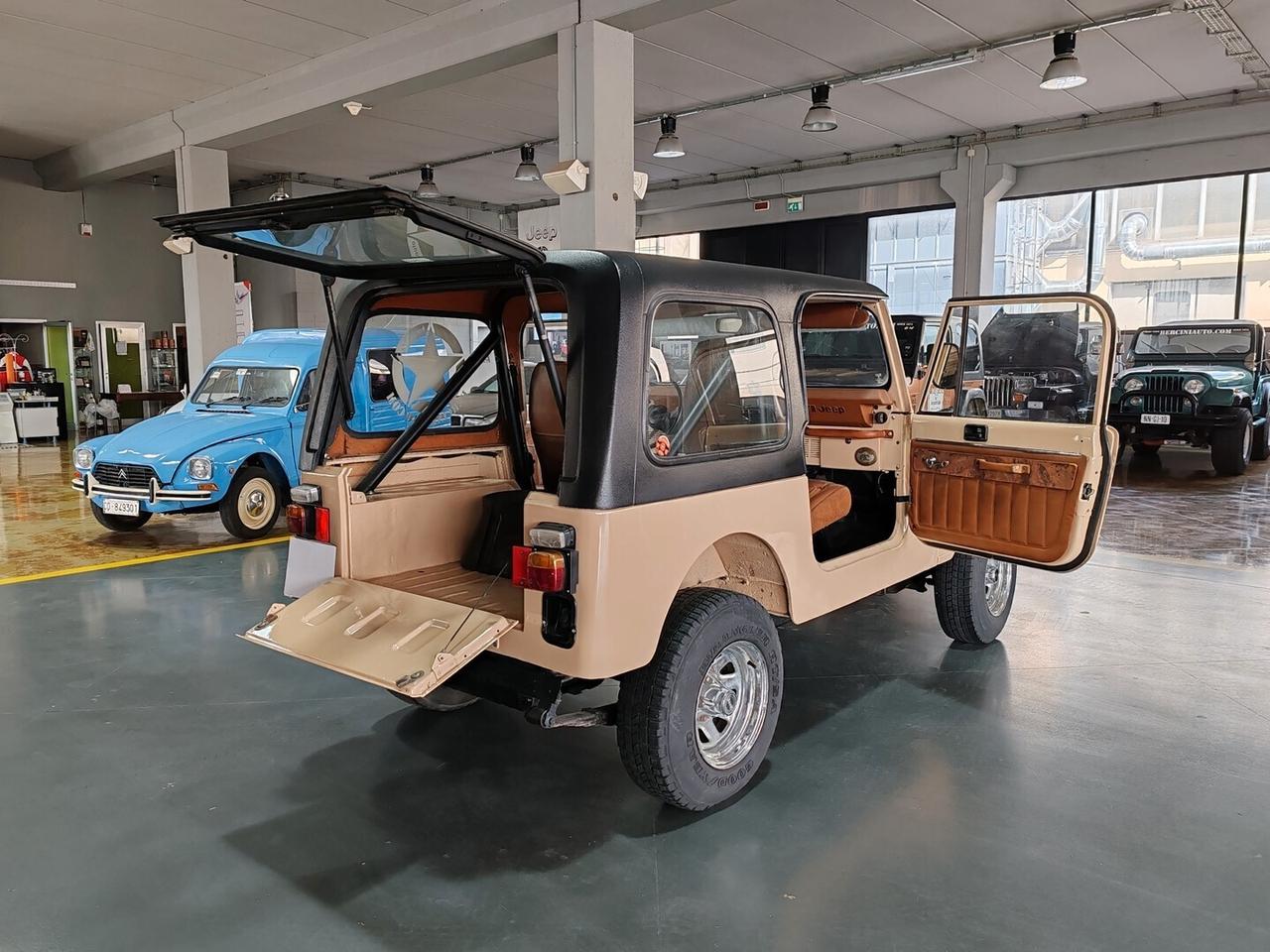 Jeep CJ-7 Laredo