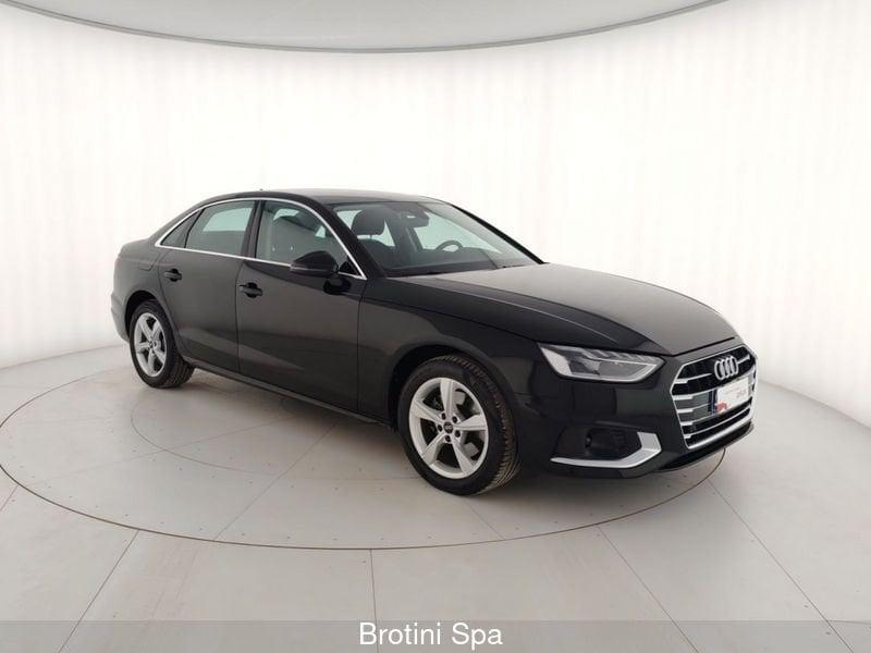 Audi A4 30 TDI/136 CV S tronic Business Advanced