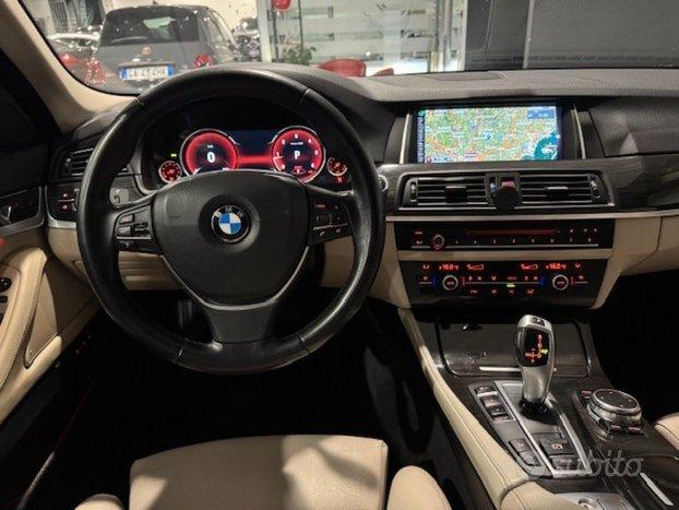 BMW 520 d xDrive Luxury Line/TETTO PANORAMICO