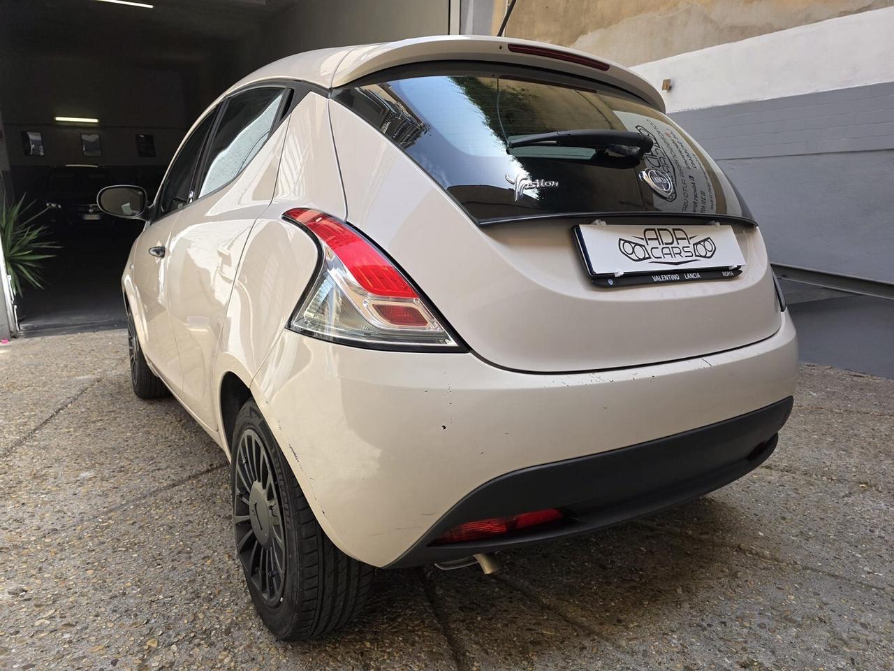 LANCIA YPSILON 1.2 - ADATTA A NEOPATENTATI