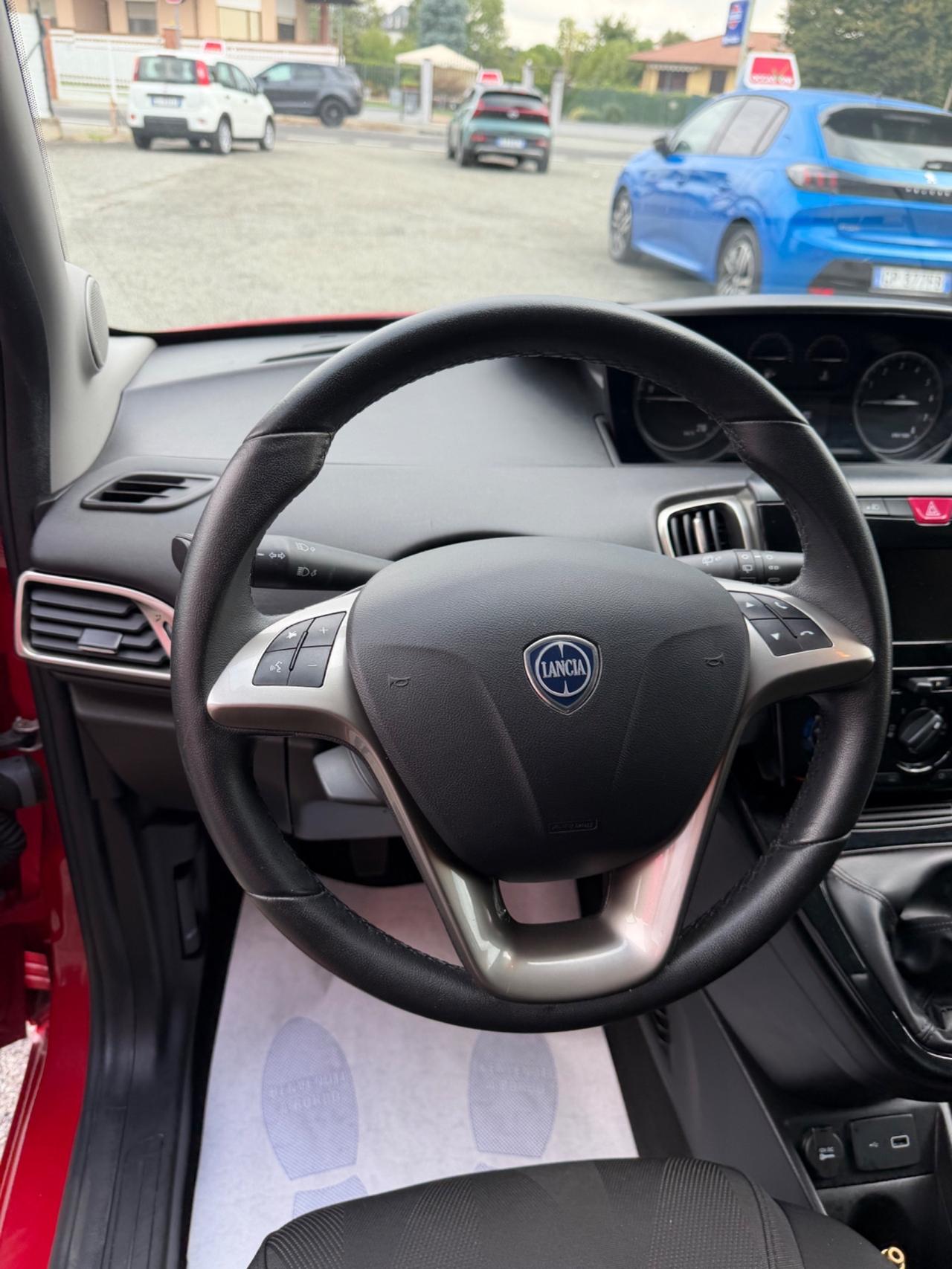 Lancia Ypsilon 1.2 69 CV GPL Elefantino Blu