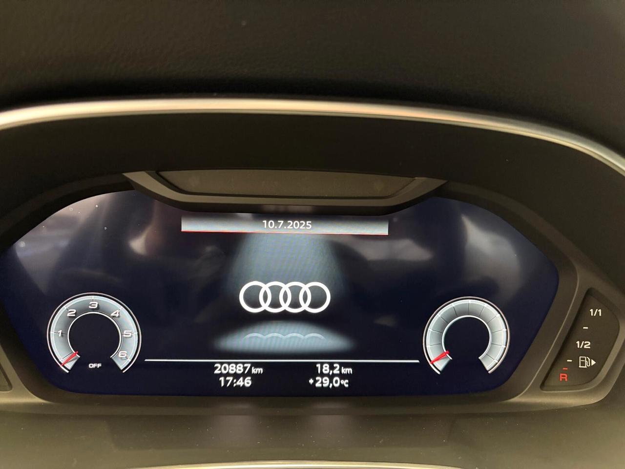 Audi Q3 SPB 35 TDI S tronic line edition Identity Black