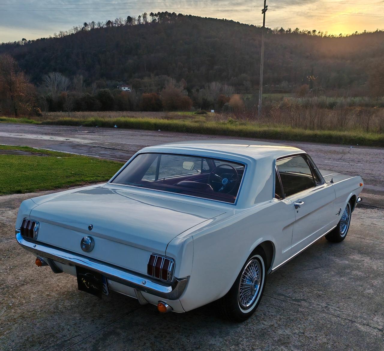 Ford MUSTANG coupè (RESTAURO TOTALE)