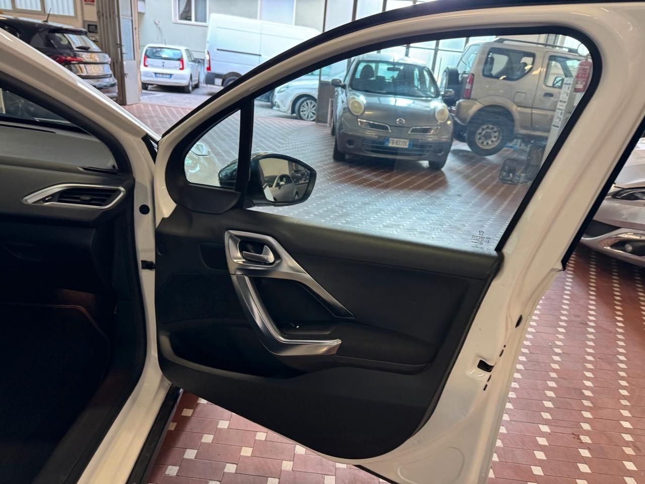 Peugeot 2008 1.2 VTi 82CV Allure NEOPATENTATI - FINANZIABILE