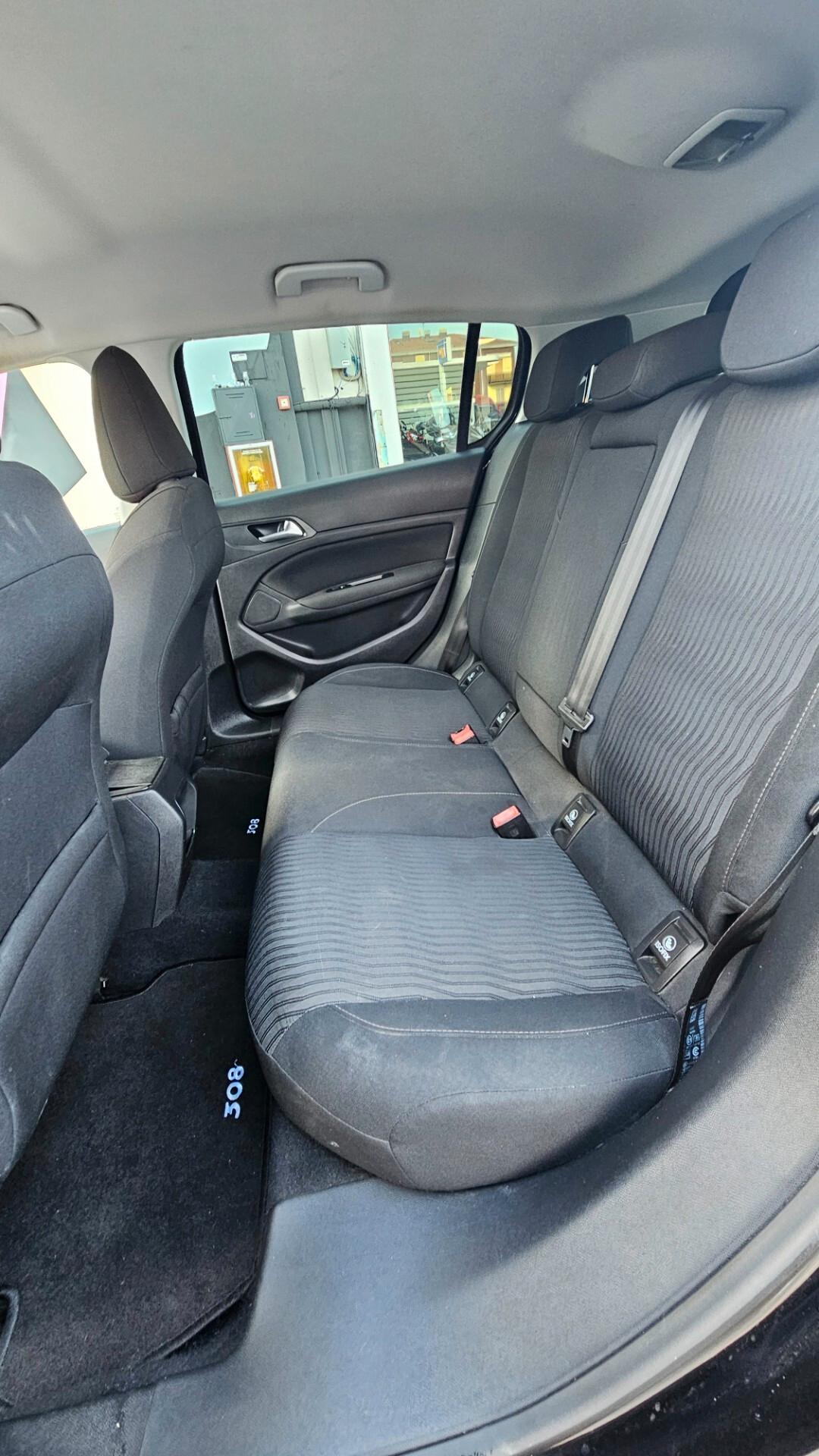 Peugeot 308 BlueHDi 100 S&S Business