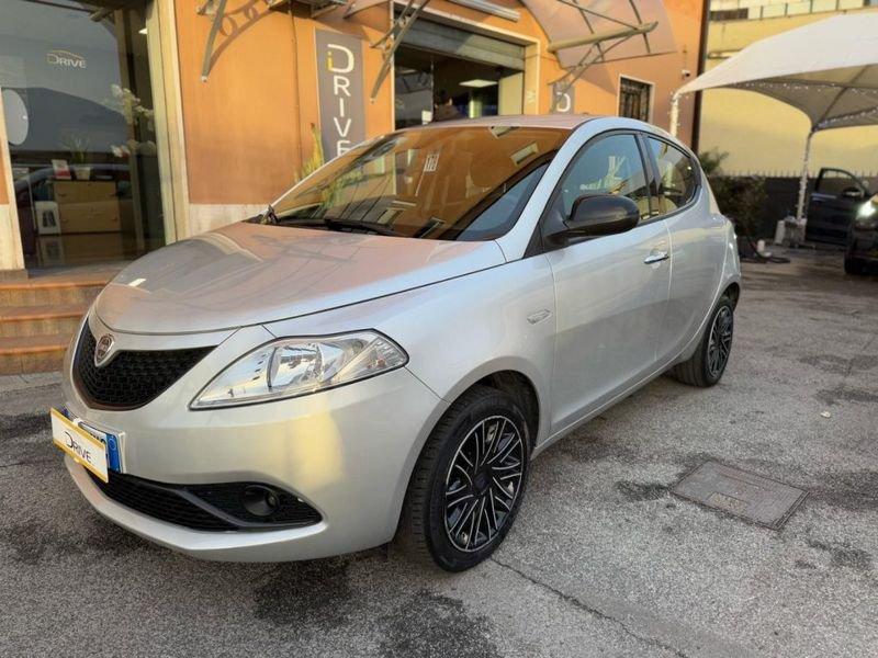 Lancia Ypsilon 1.0 FireFly Hybrid GOLD.+ GPL
