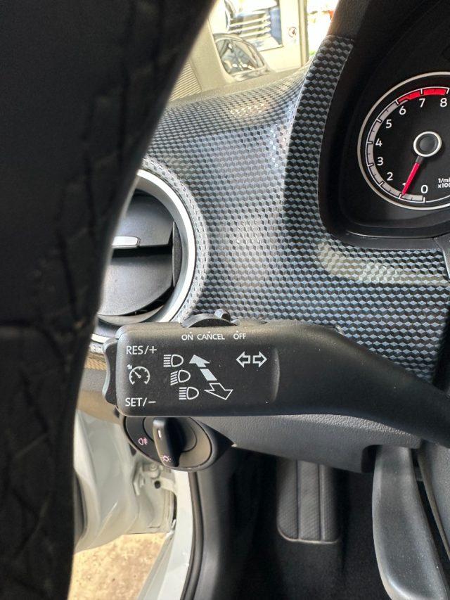 VOLKSWAGEN up! 1.0 5p. eco move up! Telecamera - Neopat. - IVA