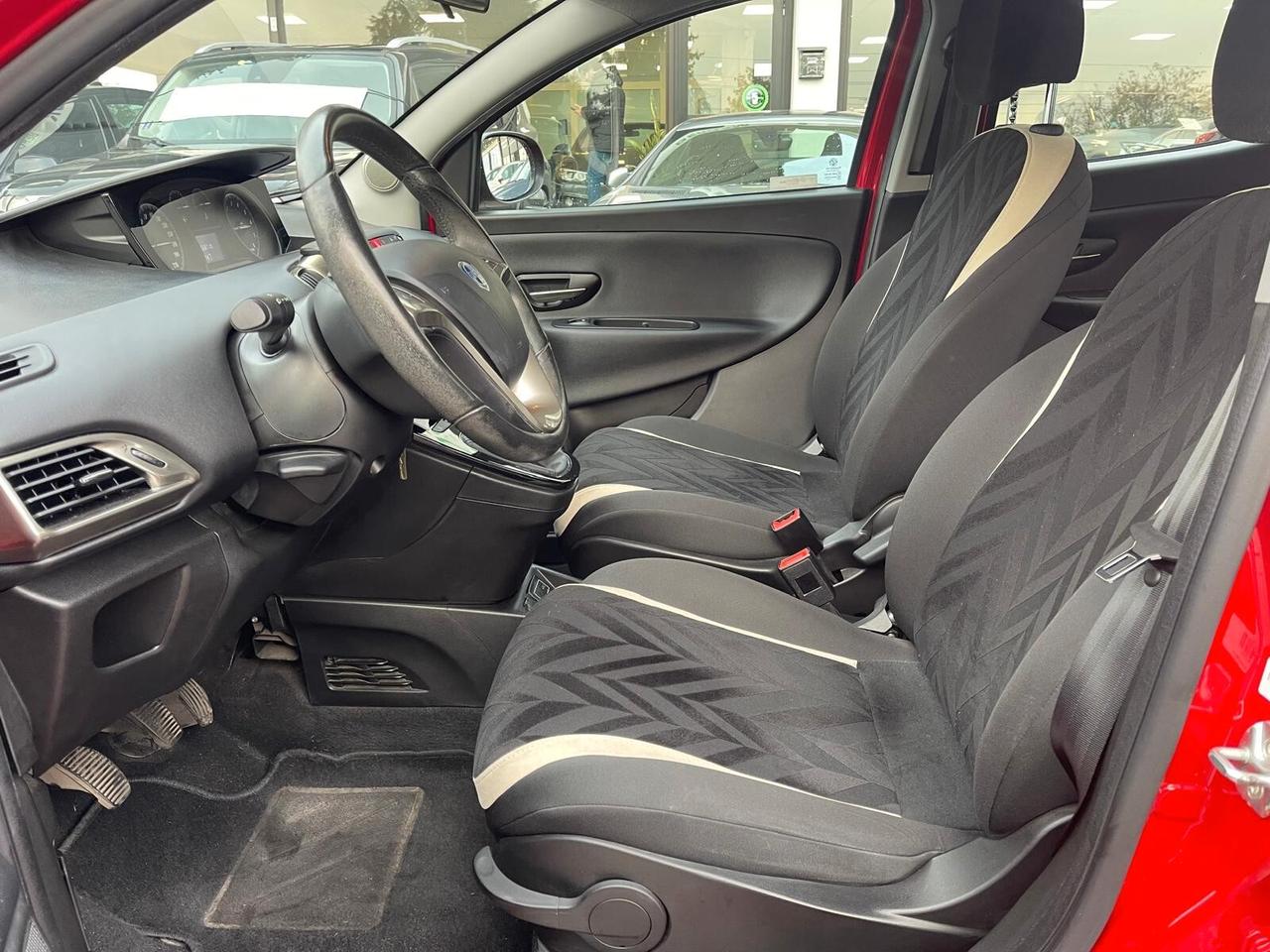 Lancia Ypsilon 1.2 69 CV 5 porte