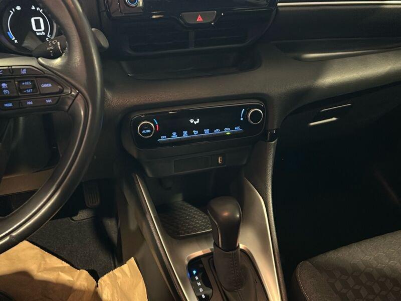 Toyota Yaris Hybrid Trend MY22