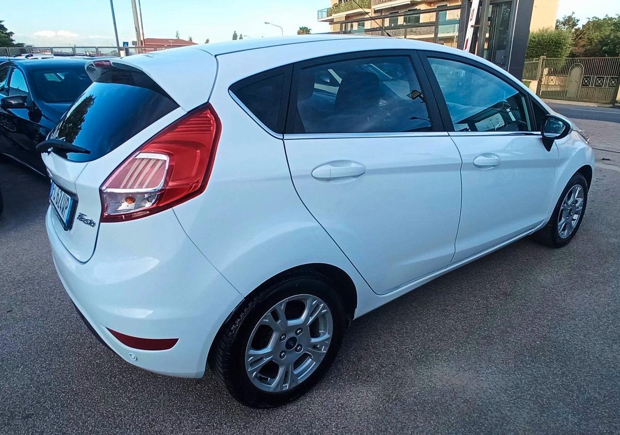 Ford Fiesta TITANIUM SENZA BS PAGA