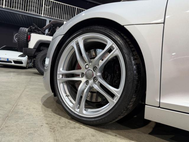 AUDI R8 4.2 V8 FSI QUATTRO R TRONIC
