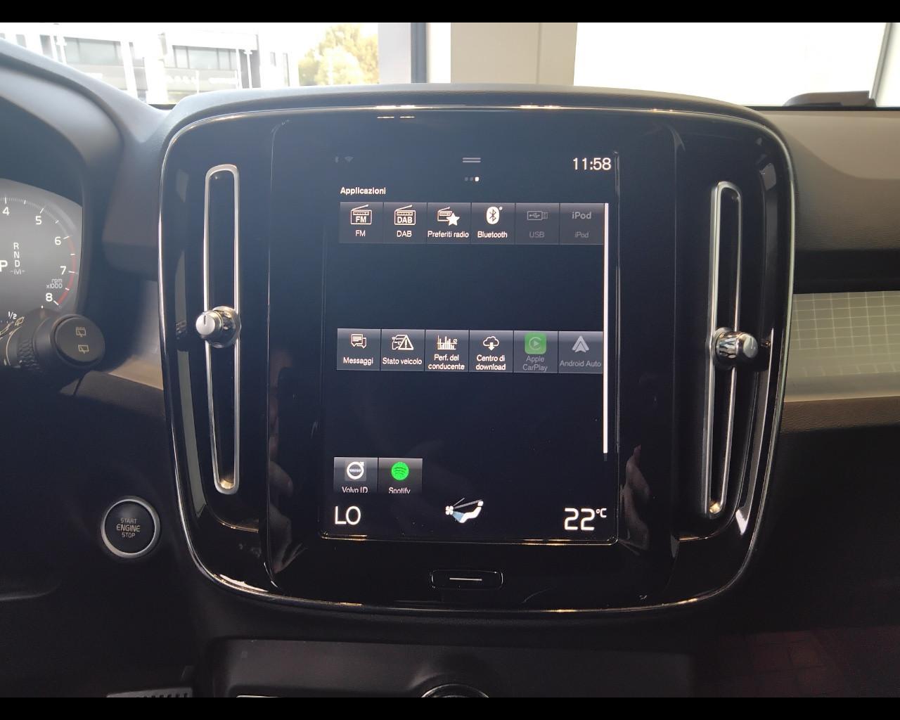 VOLVO XC40 - XC40 1.5 t2 Momentum Pro auto my21