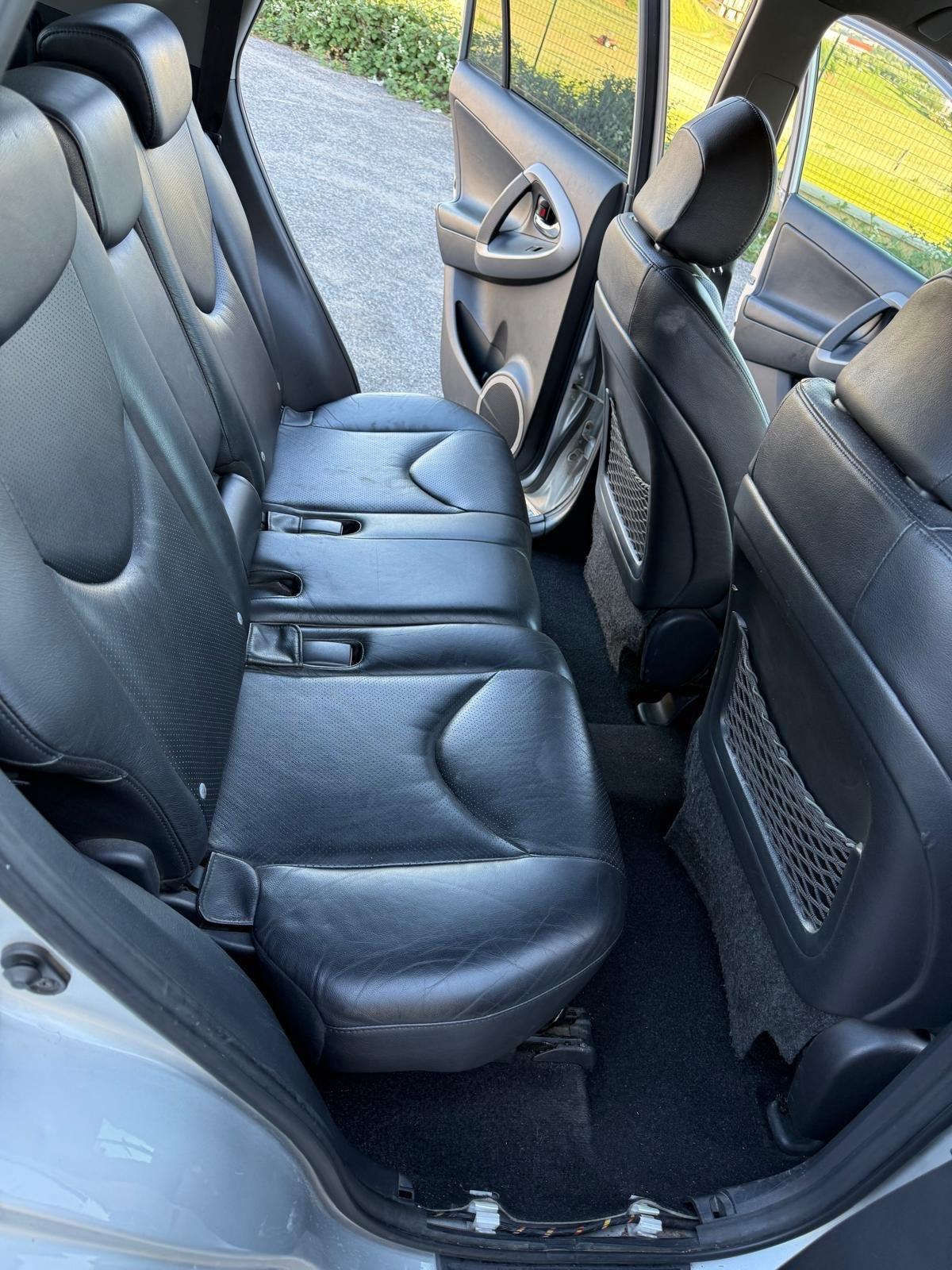 Toyota RAV 4 RAV4 Crossover 2.2 D-Cat 177 CV Luxury