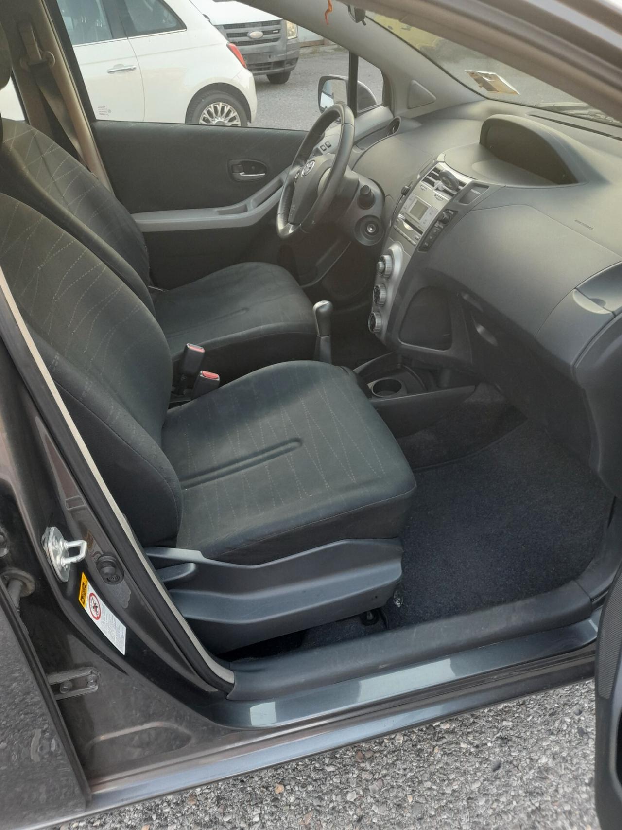 Toyota Yaris 1.3 5 porte