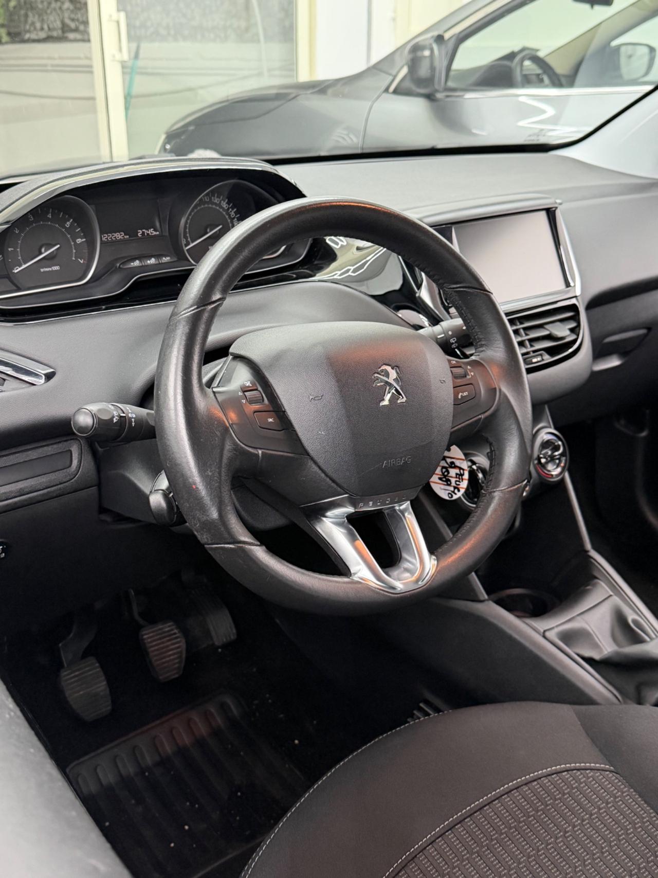 Peugeot 208 PureTech 82 5p. GPL Allure