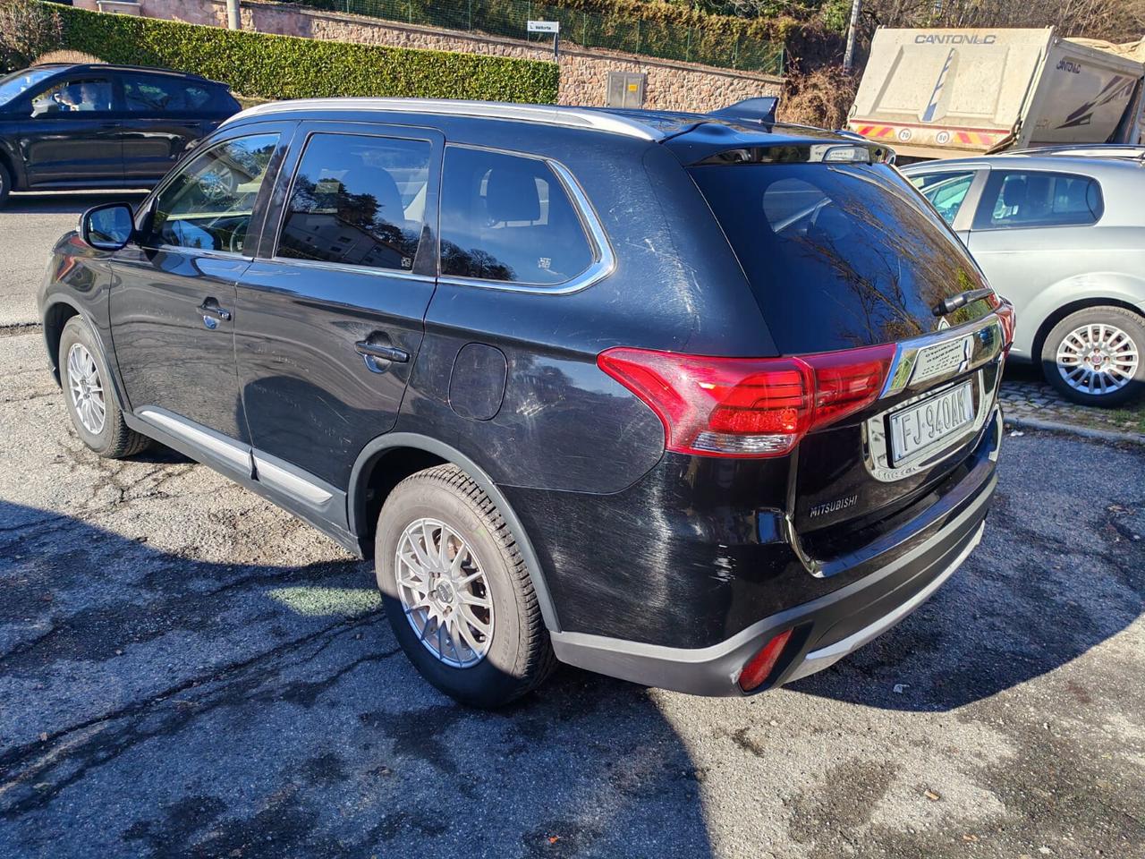 Mitsubishi Outlander 2.2 DI-D 4WD Intense 7 Posti