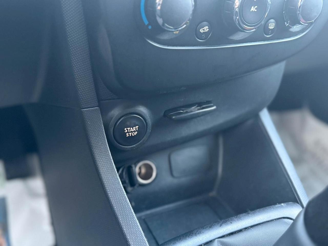 Renault Clio 1.5 dCi 8V 75CV 2013