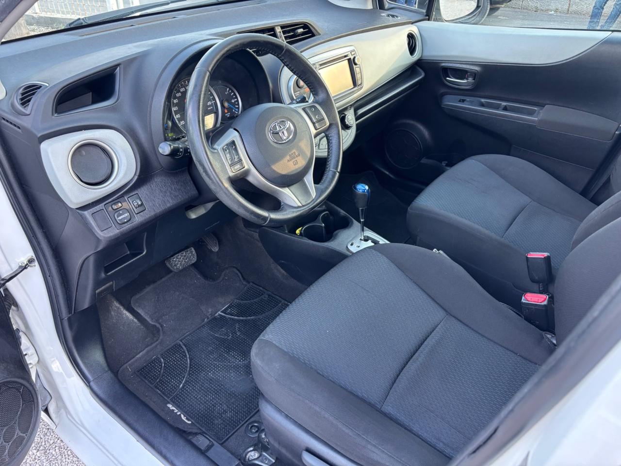 TOYOTA YARIS HYBRISD 1.5 75CV AUTOMATICA FULL OPT