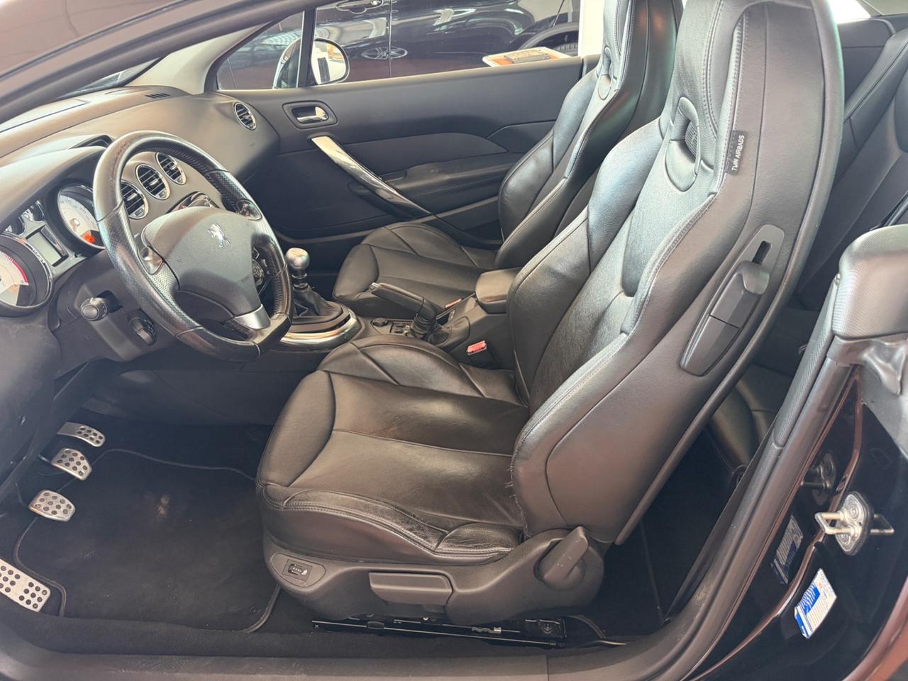 Peugeot 308 2.0 HDi 140CV CC Féline