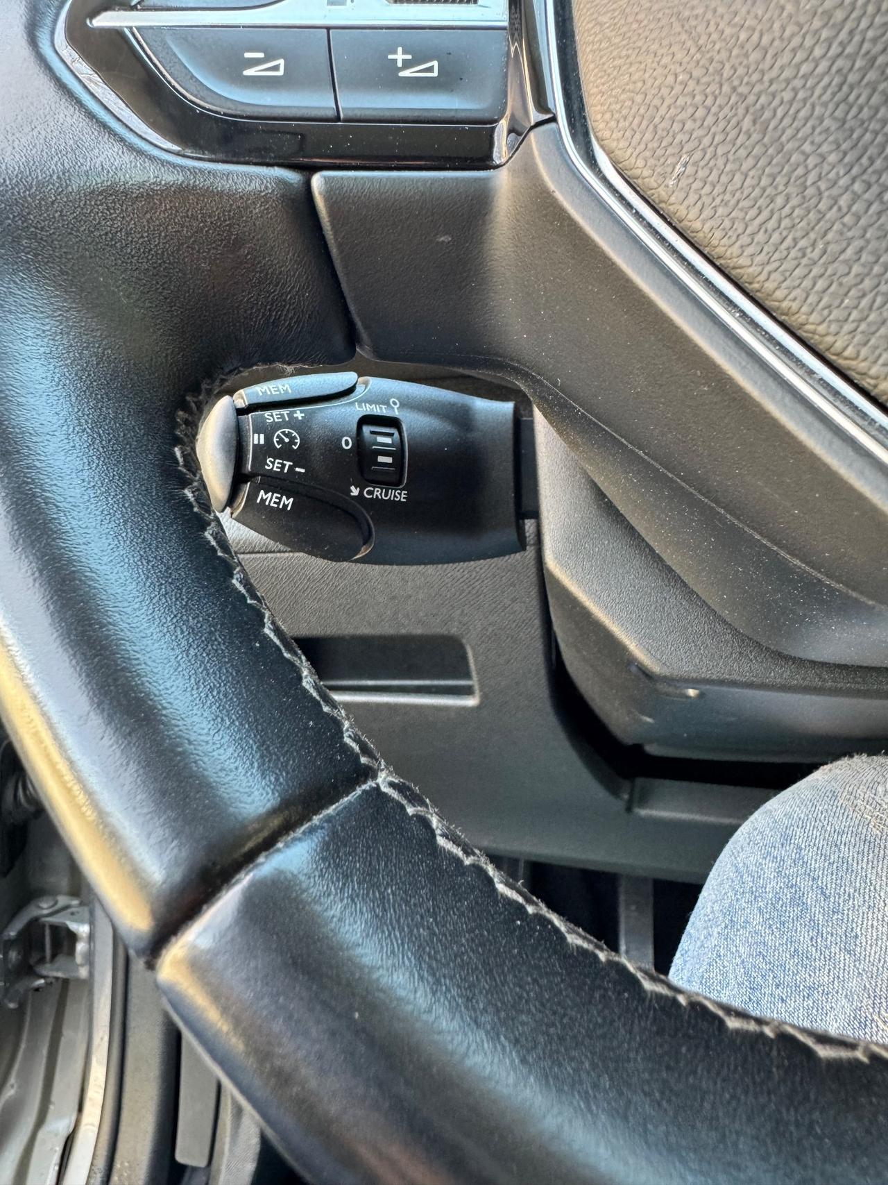 Peugeot 3008 BlueHDi 130 S&S Business