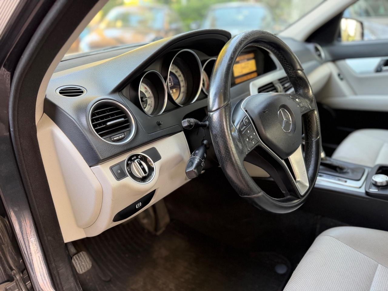 Mercedes-benz C 220 CDI BlueEFFICIENCY Avantgarde