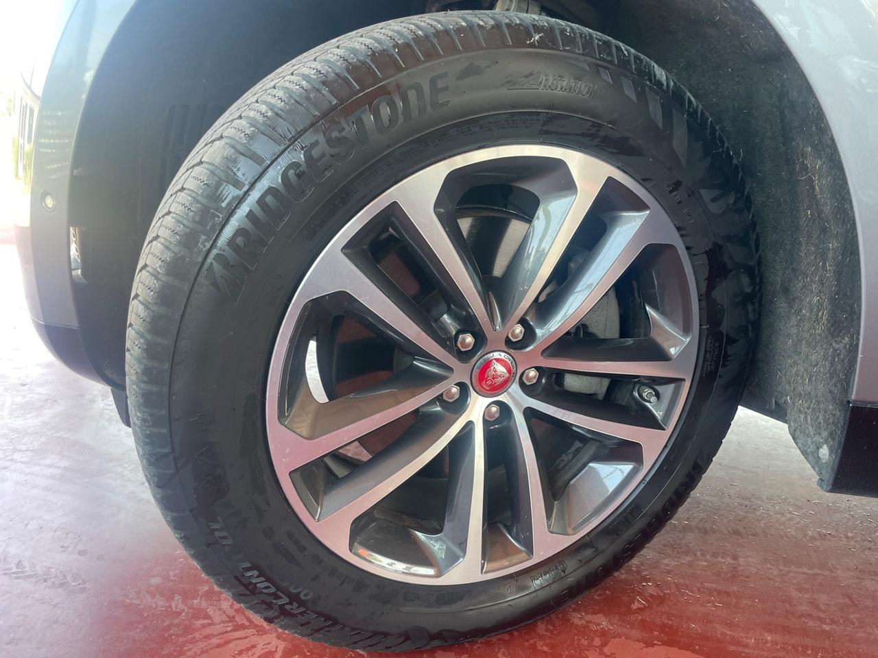 Jaguar F-Pace 2.0 D 204 CV AWD aut. R-Dynamic HSE