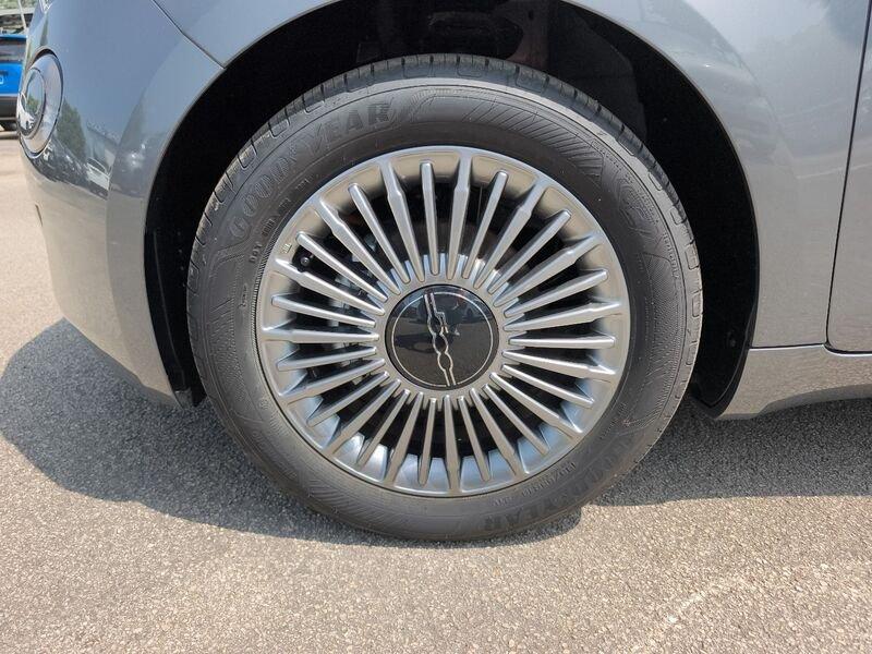 FIAT 500 LA NUOVA Nuova Hatchback My23 La Nuova - 190 Berlina