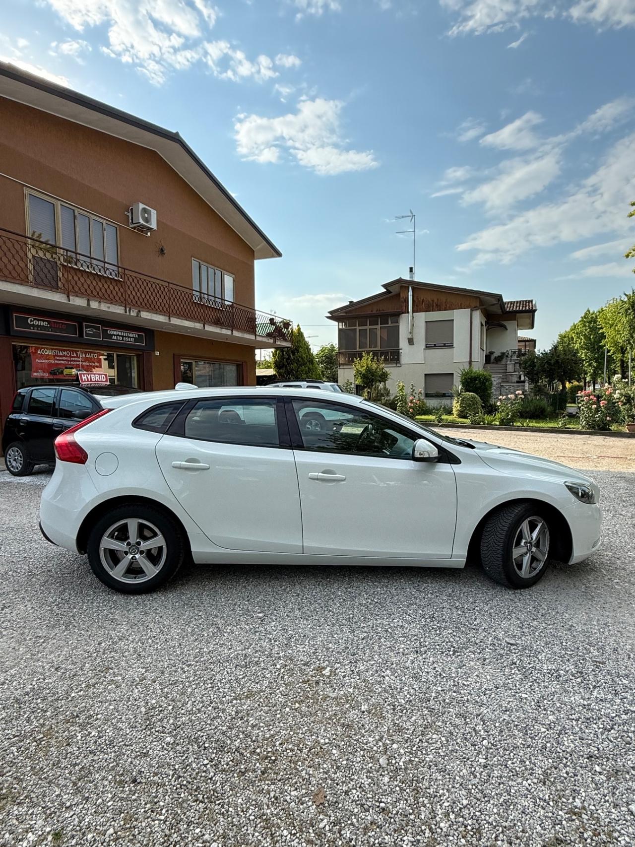 Volvo V40 D2 1.6 Summum