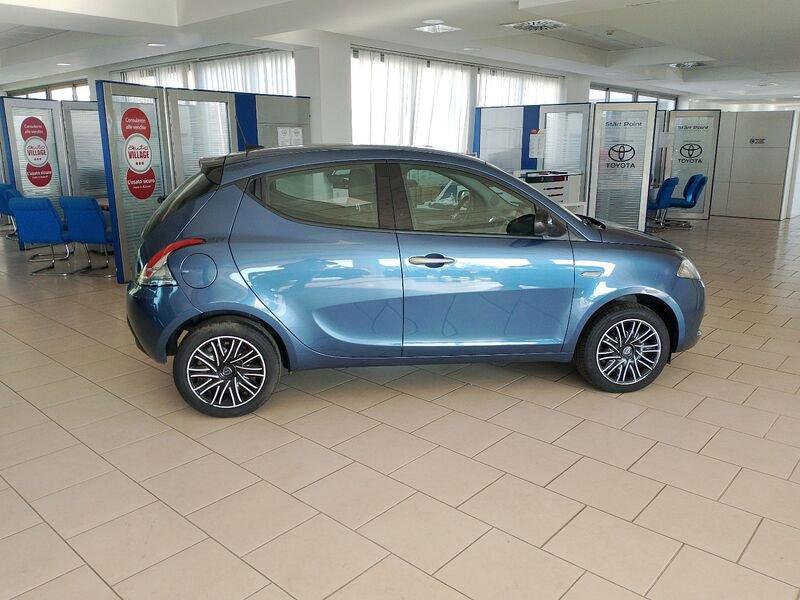 Lancia Ypsilon 3ª serie 1.0 FireFly 5 porte S&S Hybrid Oro