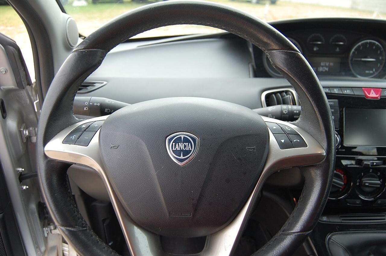 Lancia Ypsilon 1.2 69 CV 5 porte S&S Gold