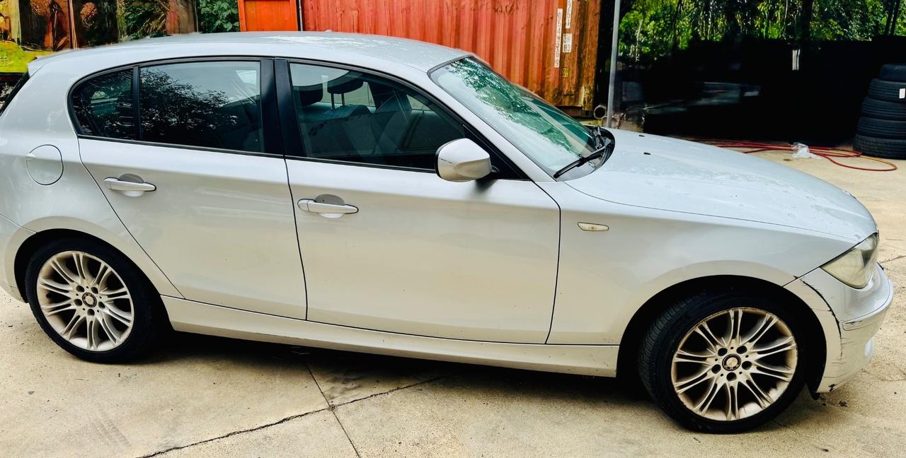 Bmw 118d cat 5 porte Futura ( motore da fare picchia)