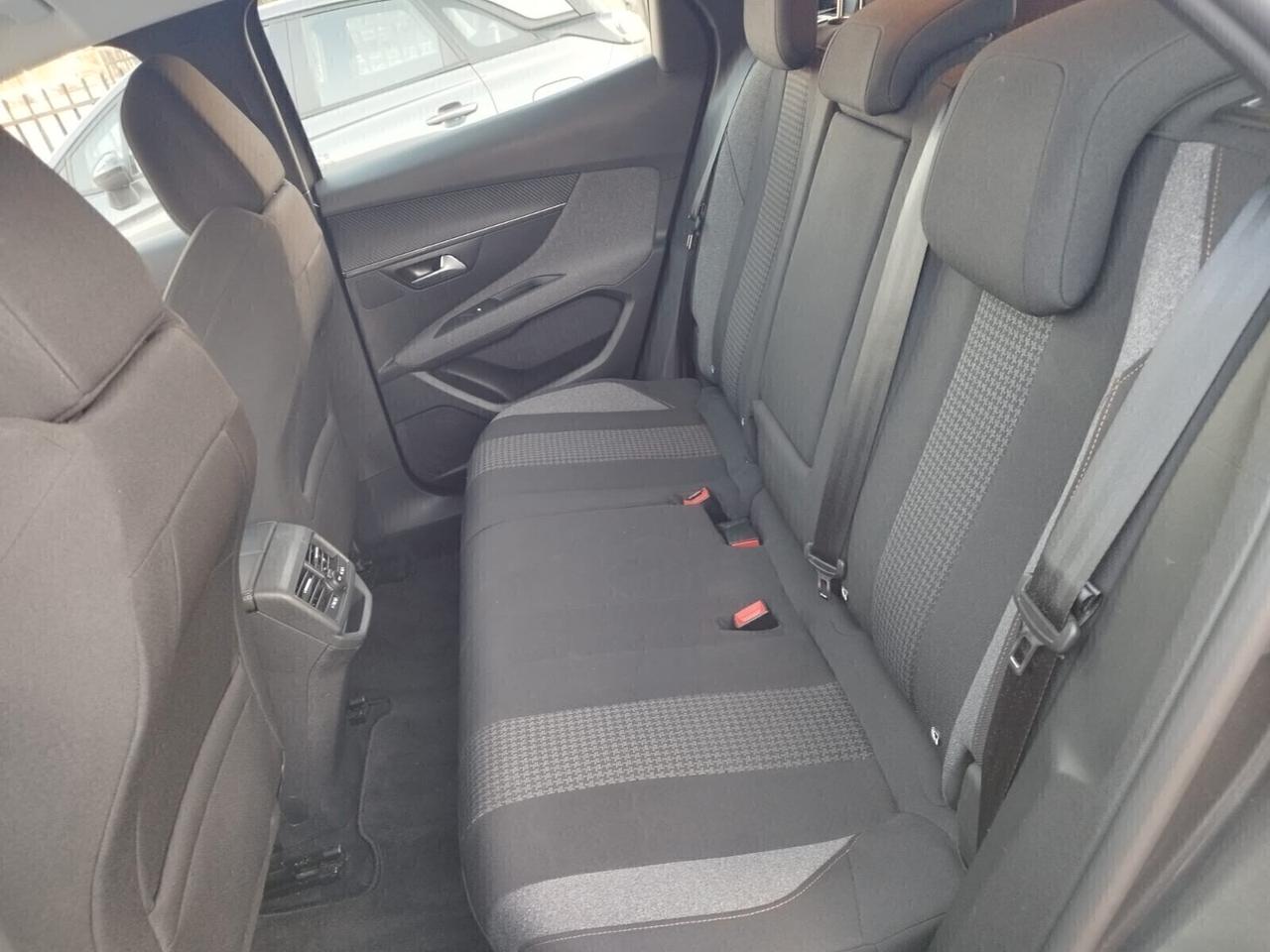 Peugeot 3008 BlueHDi 130 S&S EAT8 BUSINESS