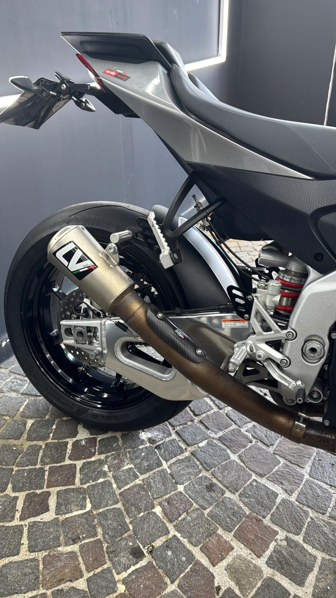 Aprilia Tuono V4 1100