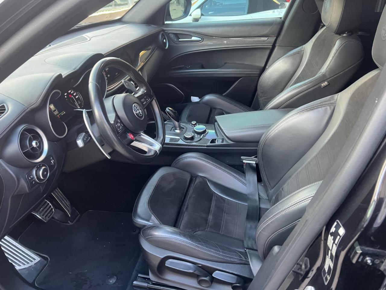 Alfa Romeo Stelvio 2.9 Bi-Turbo V6 510 CV AT8 Quadrifoglio