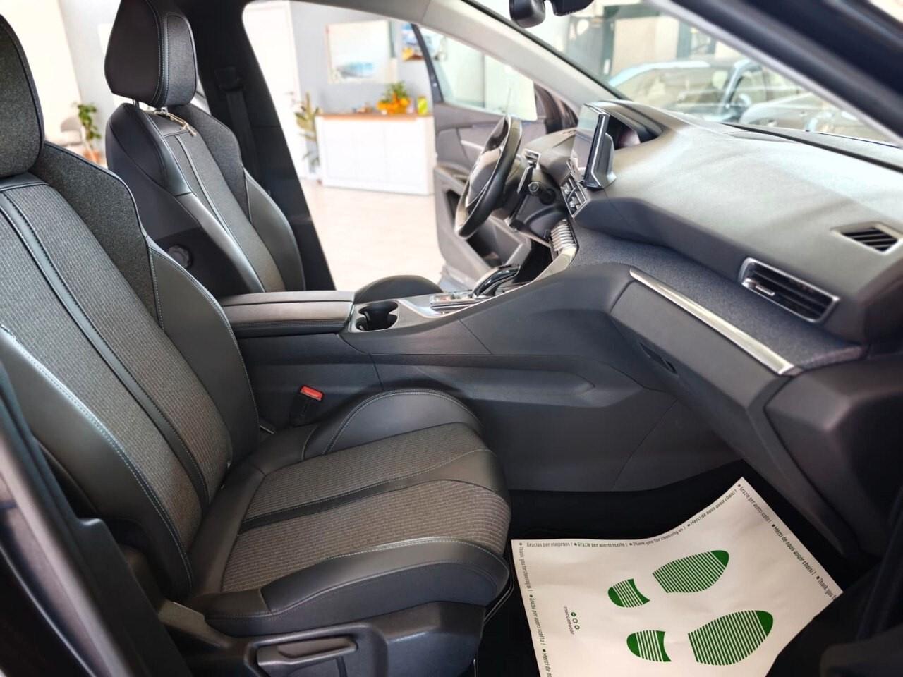 Peugeot 3008 BlueHDi 130 S&S EAT8 Active Pack
