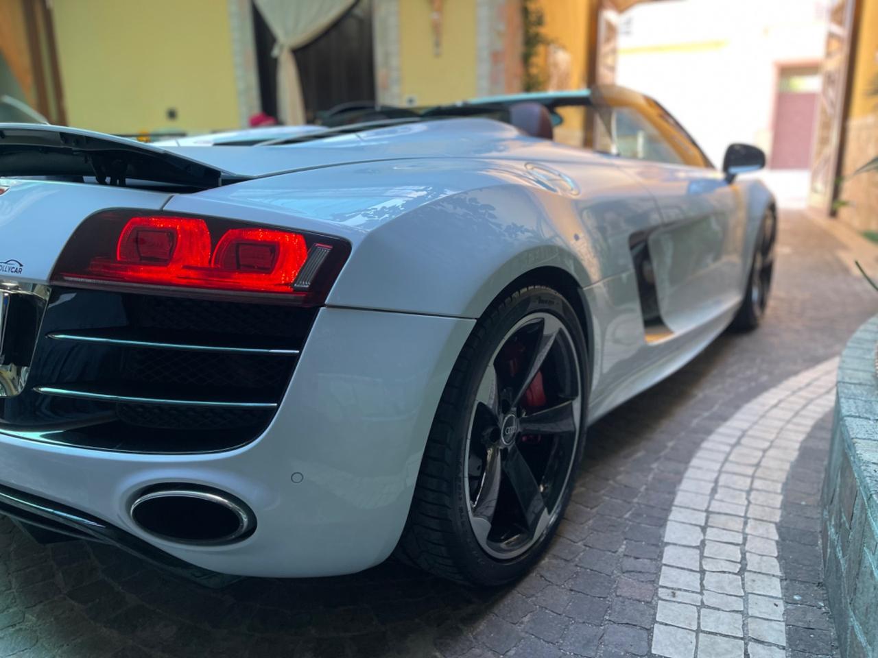 Audi R8 Spyder 5.2 V10 FSI quattro R tronic